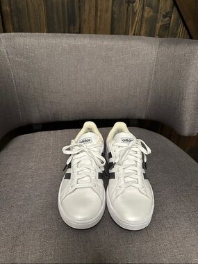 adidas | Shoes | Adidas Nmd R Chalk Whitelinencore Black Women Size 5 |  Poshmark